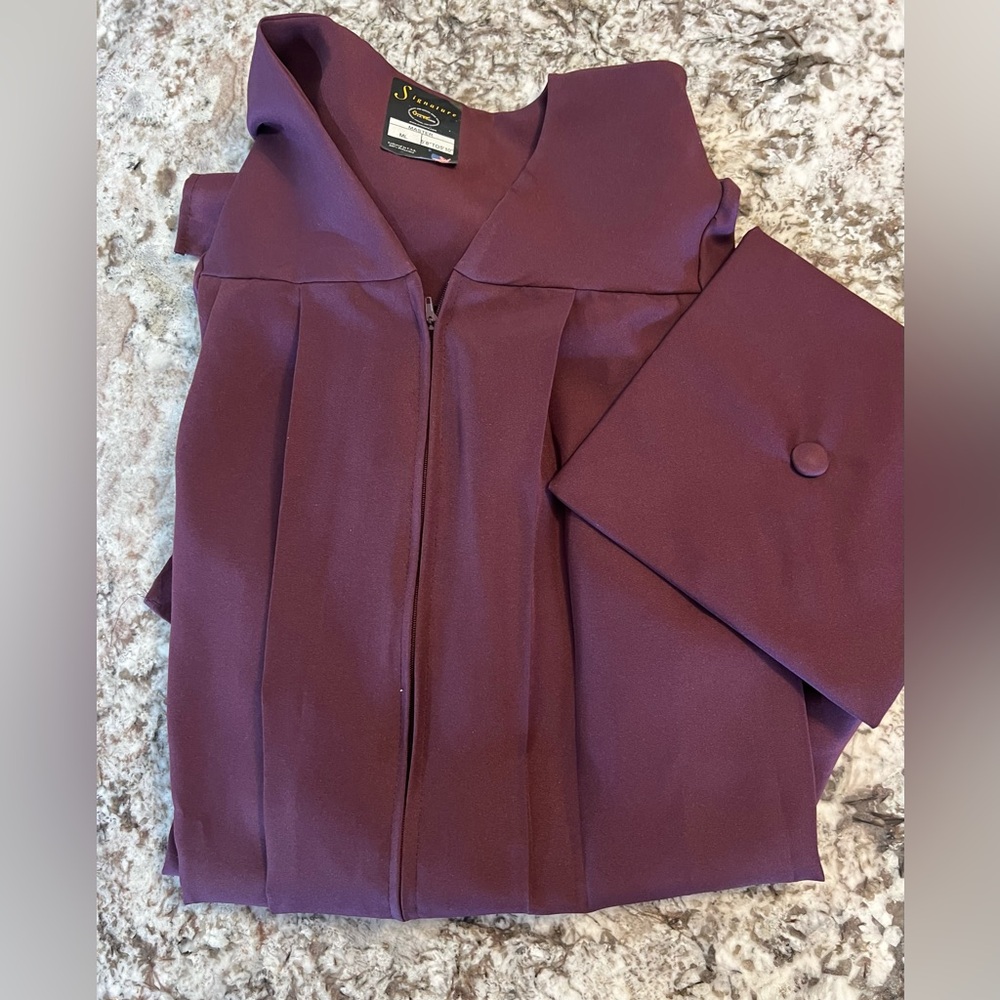 M/L Graduate Graduation Cap, Gown Burgundy University College Medium Large Maste